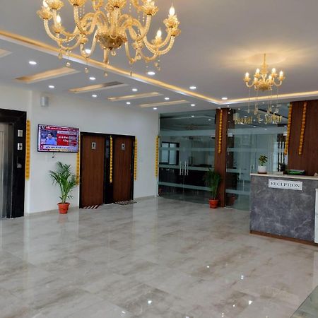Hotel Satkar International Chhindwāra Buitenkant foto