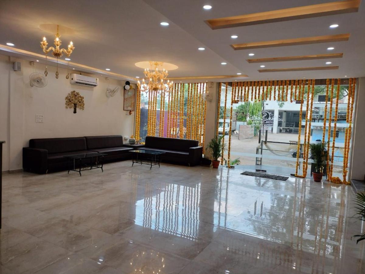 Hotel Satkar International Chhindwāra Buitenkant foto
