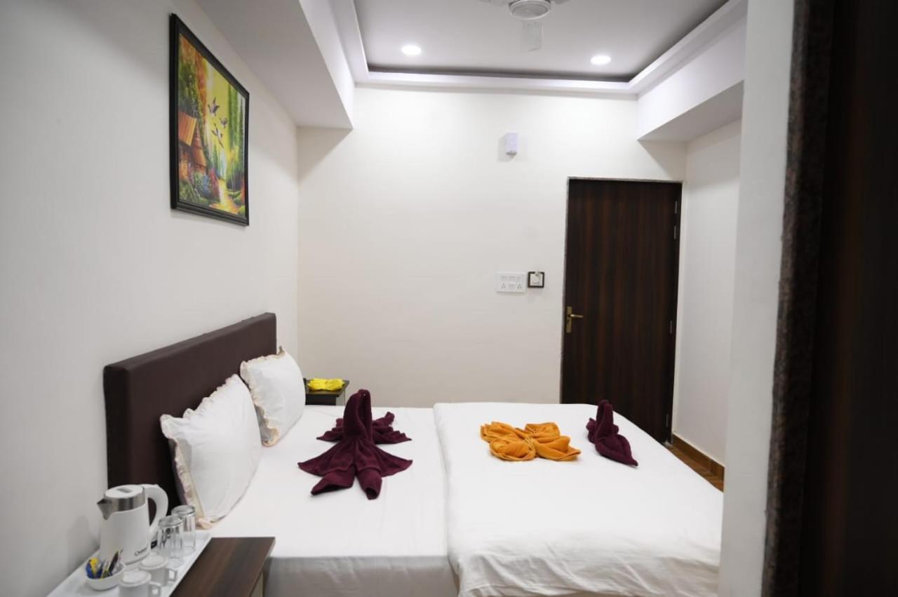 Hotel Satkar International Chhindwāra Buitenkant foto